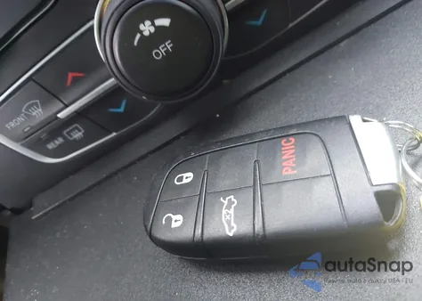 2016 Dodge Charger Police z USA, uszkodzony, nr VIN 2C3CDXAT3GH223324